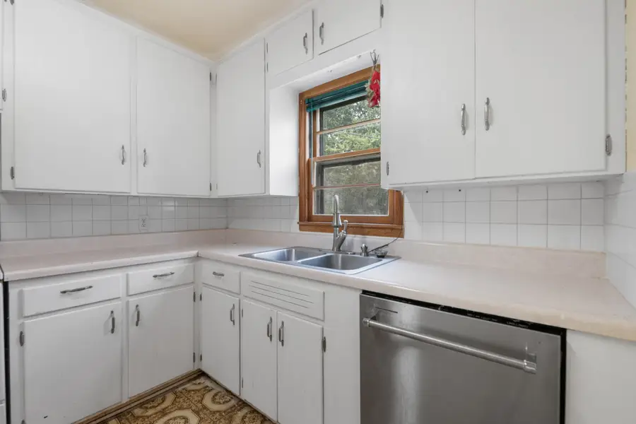2732 S Greenwood Ave, Wichita, KS 67216 - #3