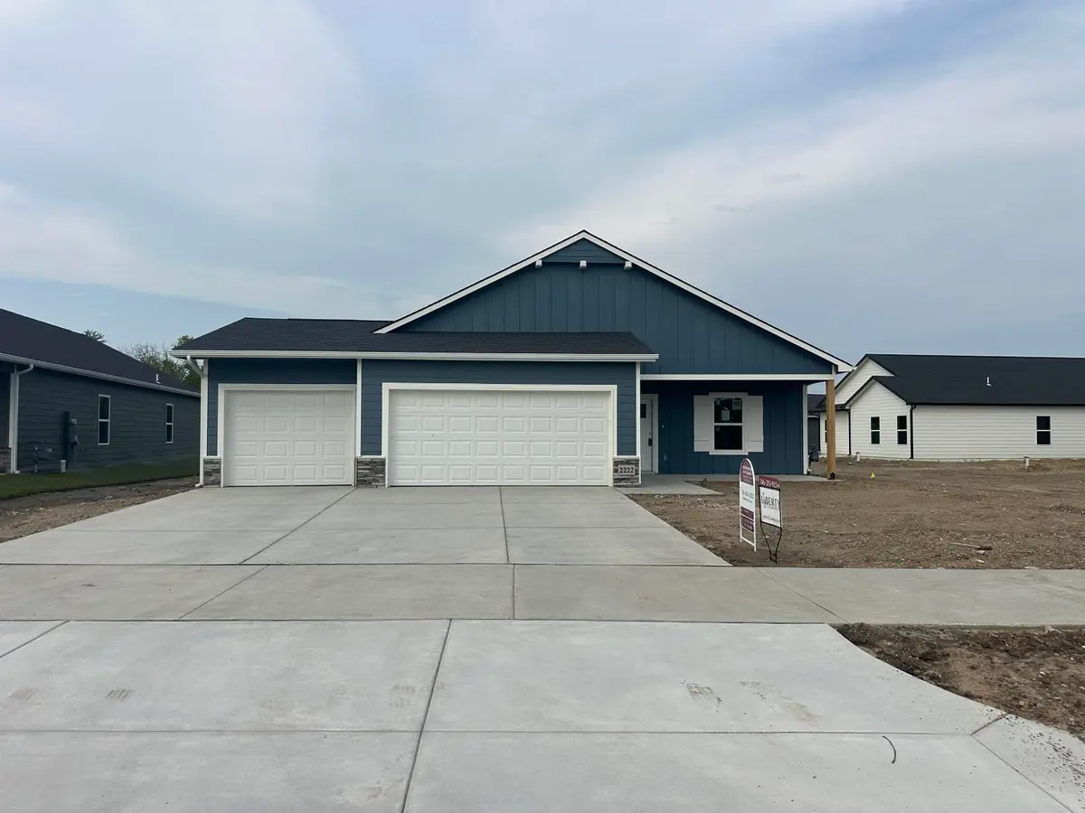 2222 S Vintage Dr, Andover, KS 67002 - #1