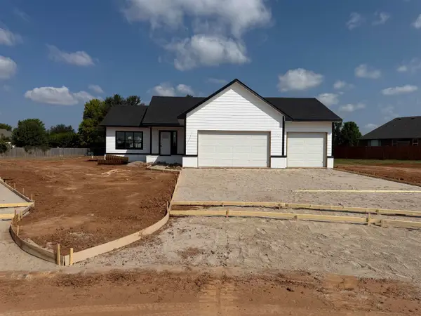 411 S Stoney Creek St, Clearwater, KS 67060