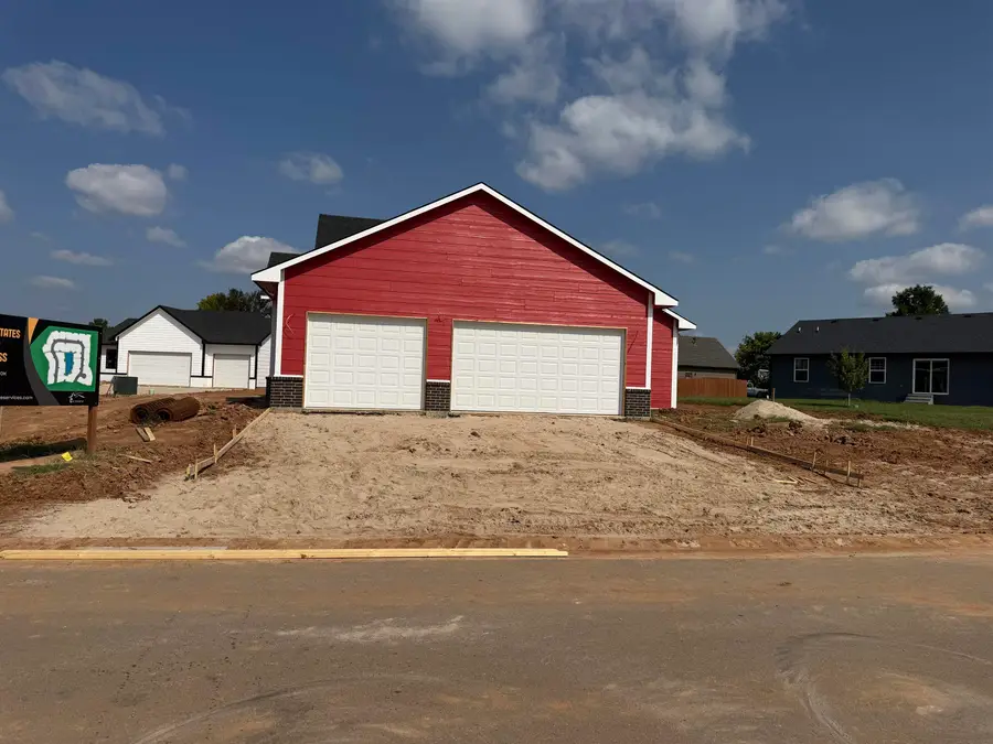 407 S Stoney Creek St, Clearwater, KS 67060 - #2