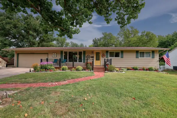 1704 E 8th, Winfield, KS 67156