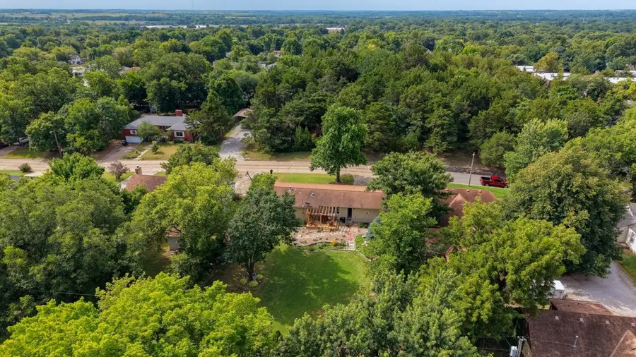 1704 E 8th, Winfield, KS 67156 - #2