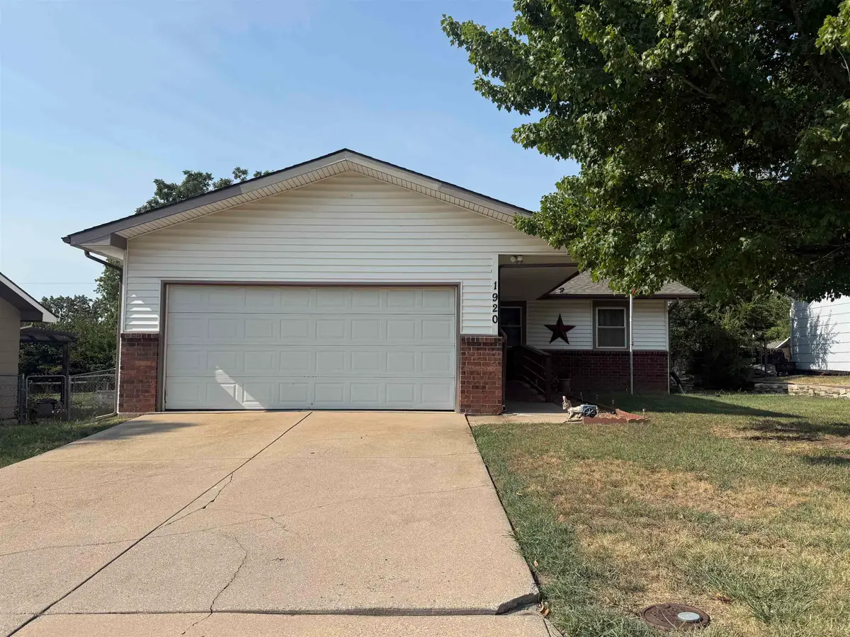 1920 E Fairchild St, Park City, KS 67219 - #1