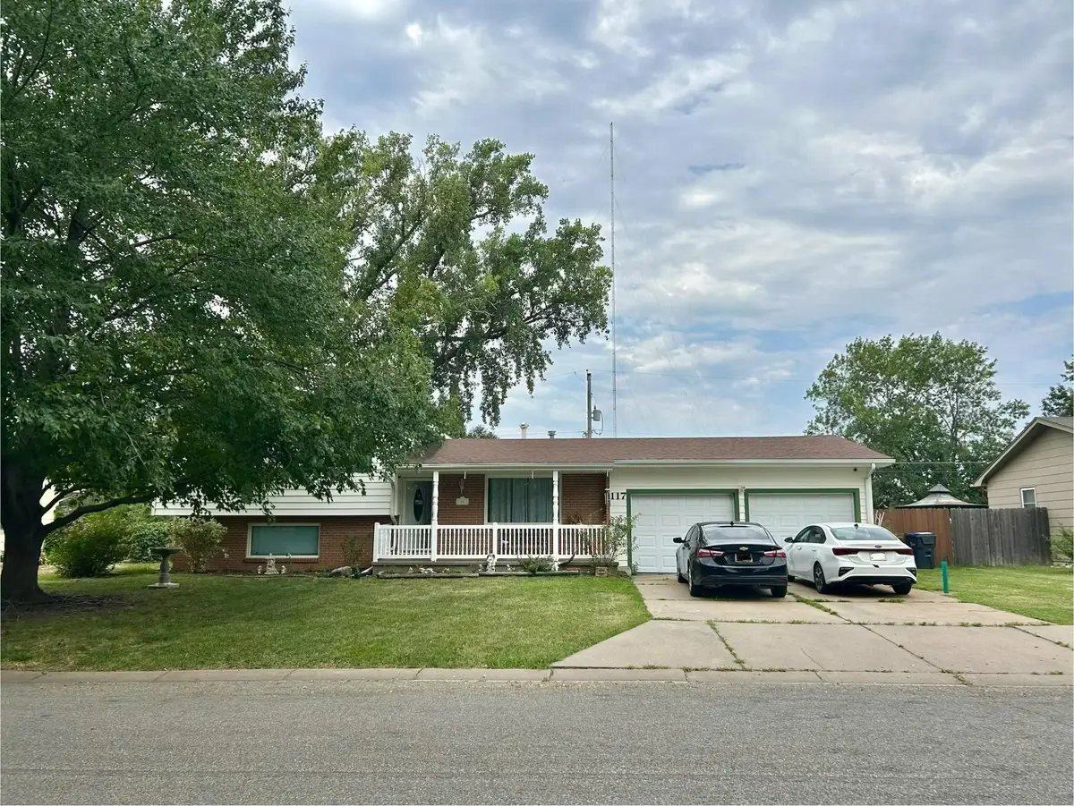 117 Beverly, Newton, KS 67114 - #1