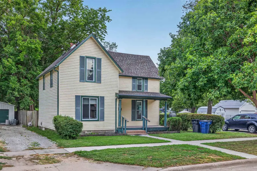 507 W 6th St, Newton, KS 67114 - #2