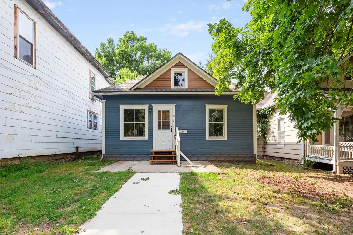 315 W 7th, Newton, KS 67114 - #1