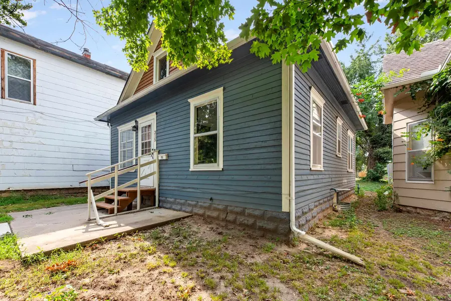 315 W 7th, Newton, KS 67114 - #3