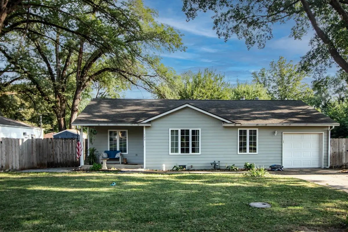123 E Miller, Mulvane, KS 67110 - #1