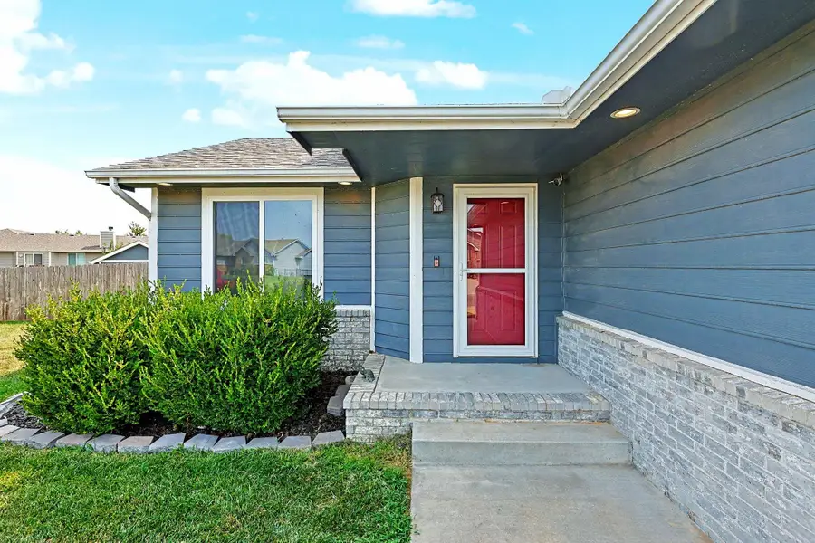 1899 W Saddle Brooke, Haysville, KS 67060 - #3
