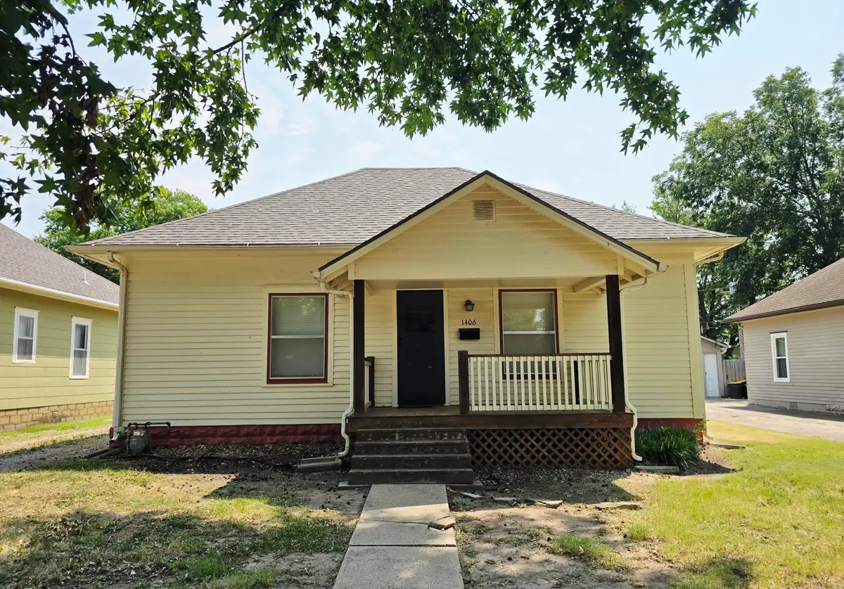 1406 John St, Winfield, KS 67156 - #1
