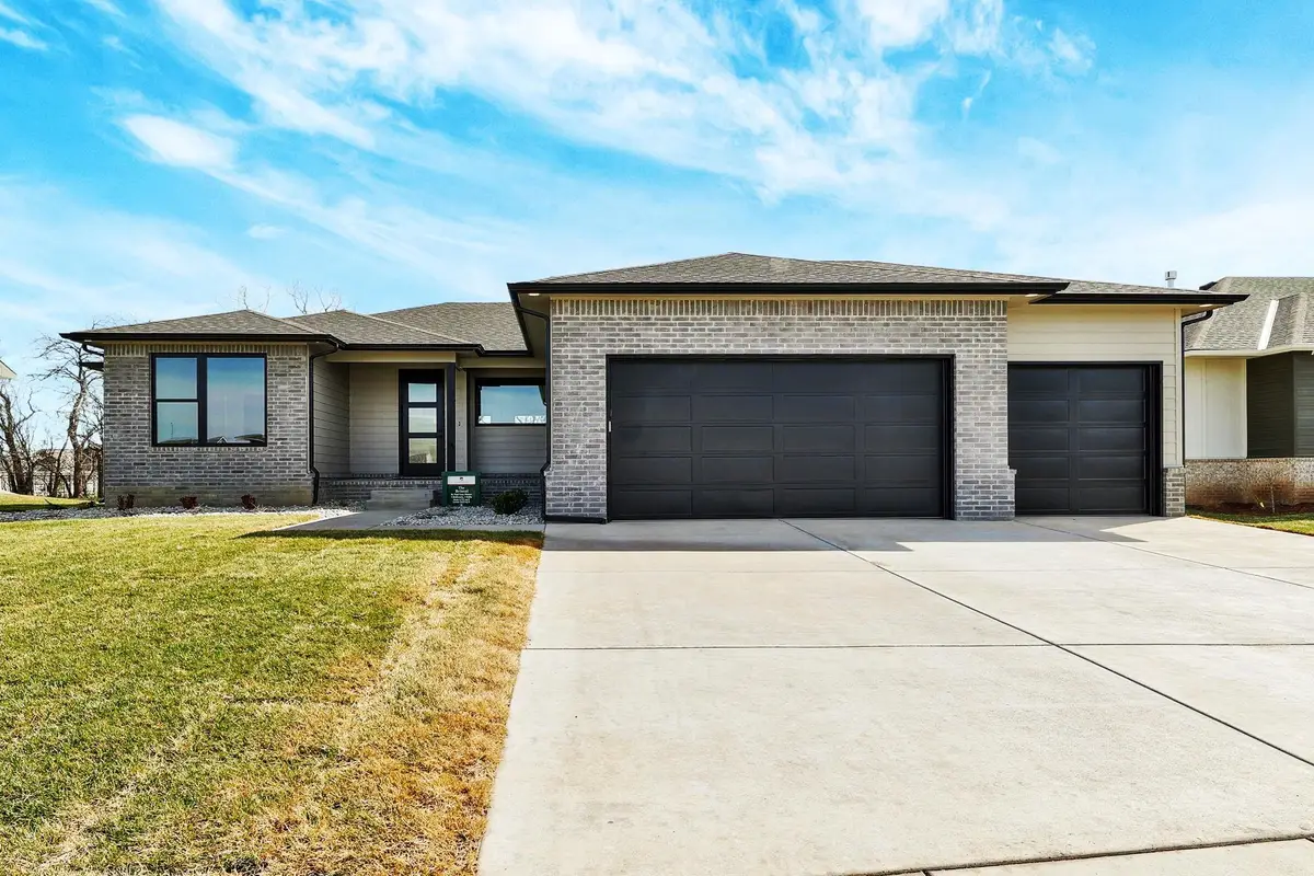 2542 N Emerald Ct, Andover, KS 67002 - #1
