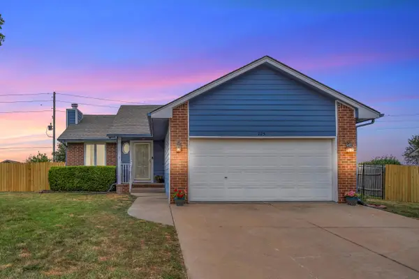 225 Windward, Newton, KS 67114
