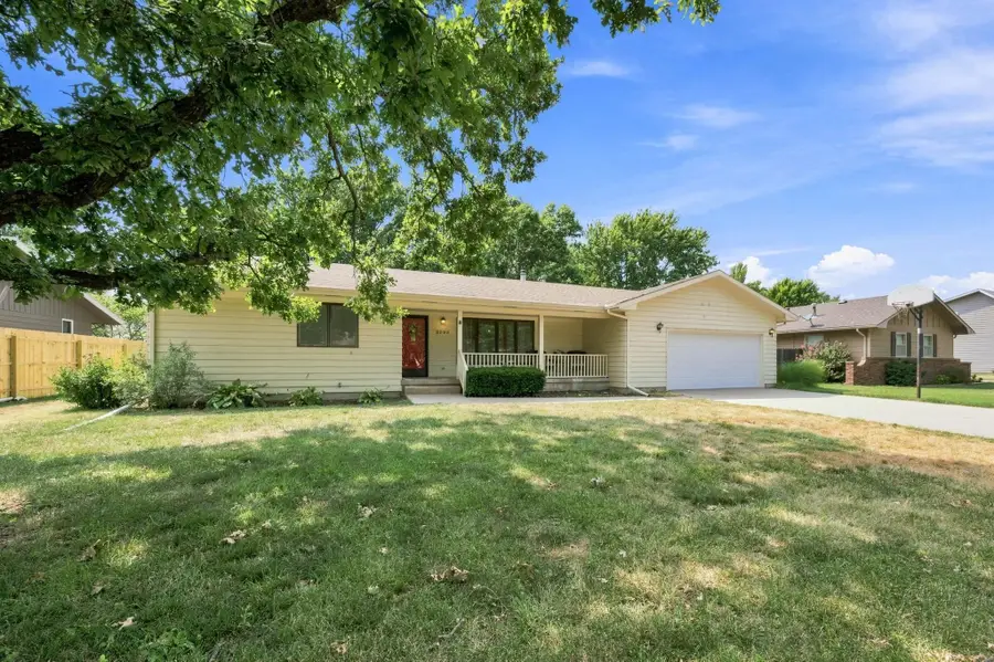 2905 Bluestem Ct, North Newton, KS 67117 - #2