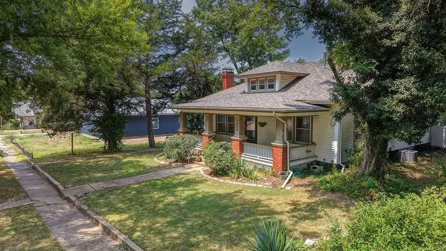 1408 E 6th, Winfield, KS 67156 - #2