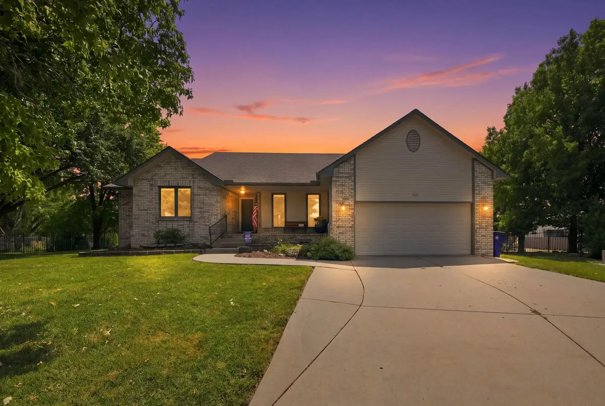 155 Elm Ct, Andover, KS 67002 - #1