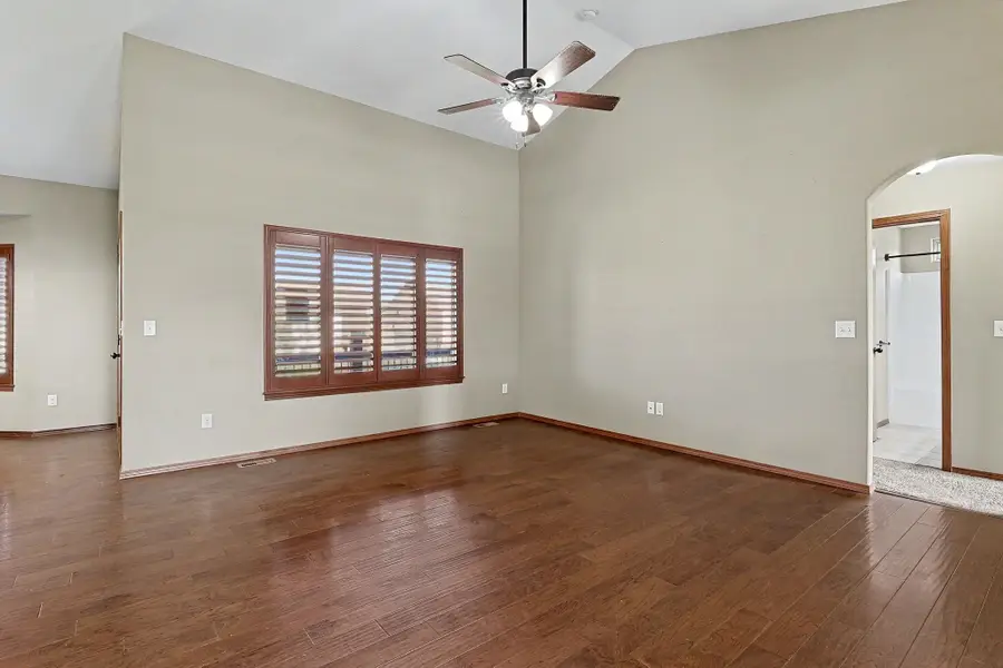 1213 N Lake Ridge Dr, Derby, KS 67037 - #2