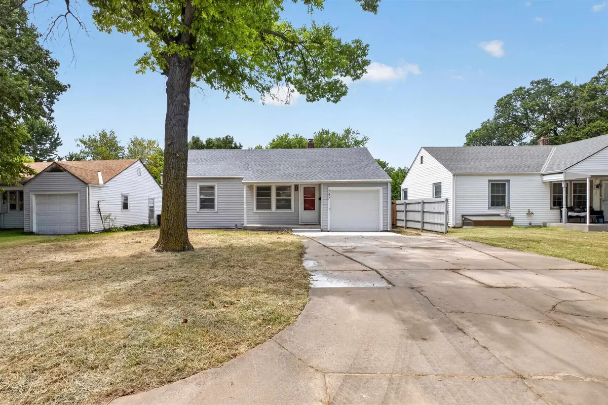 747 S Clifton Ave, Wichita, KS 67218 - #1