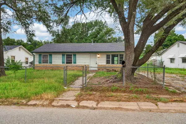 4269 S Cumberland St, Wichita, KS 67216