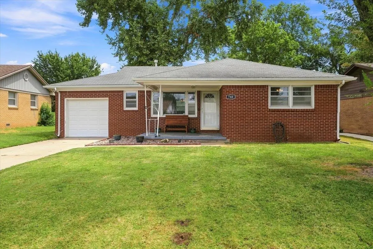 740 N El Paso Dr, Derby, KS 67037 - #1