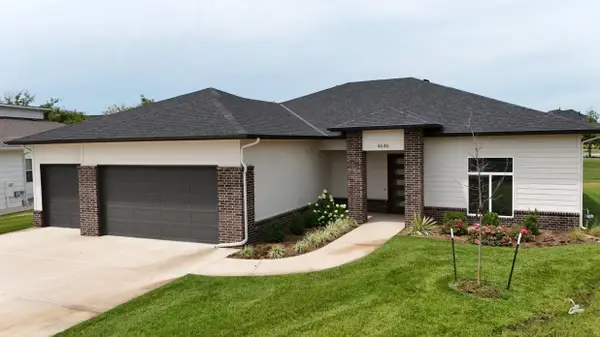 4646 W Emerald Bay Ct, Wichita, KS 67205