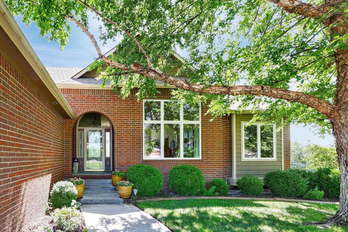 516 N Fiddlers Creek St, Valley Center, KS 67147 - #1