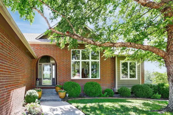 516 N Fiddlers Creek St, Valley Center, KS 67147