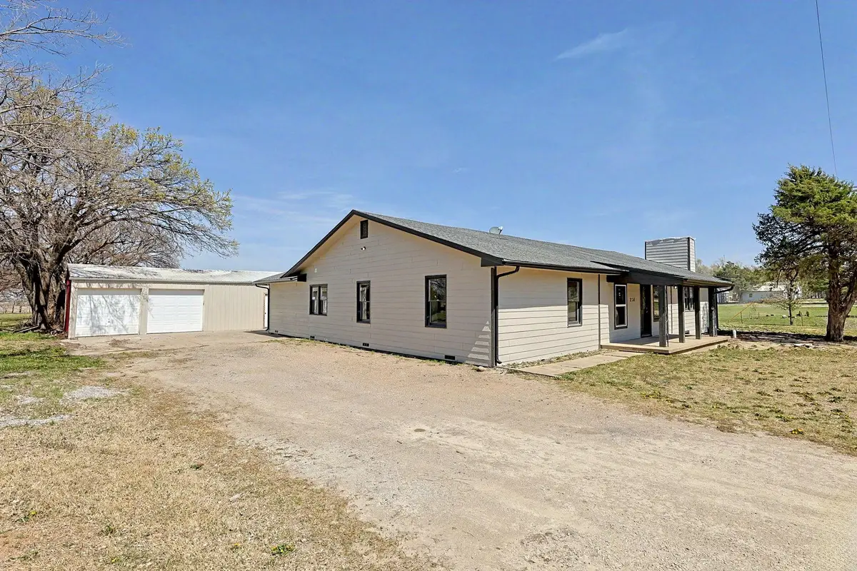 234 W Central St, Greenwich, KS 67055 - #1