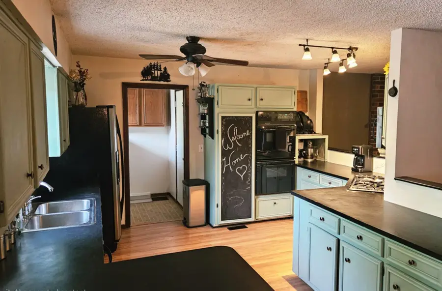 2129 W Ventoso Rd, Wichita, KS 67204-1727 - #2