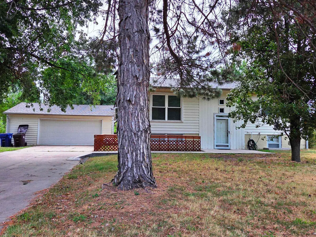 214 S Goering, Moundridge, KS 67107 - #1