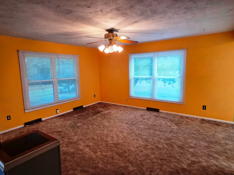 214 S Goering, Moundridge, KS 67107 - #2