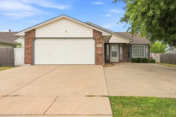 1801 S Smithmoor St, Wichita, KS 67207