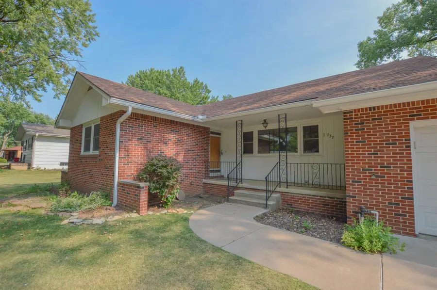 737 E Harvard, El Dorado, KS 67042 - #3