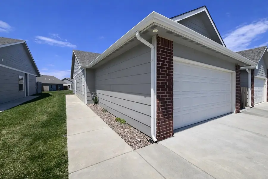 5412-5414 N Colburn Street, Bel Aire, KS 67220 - #3