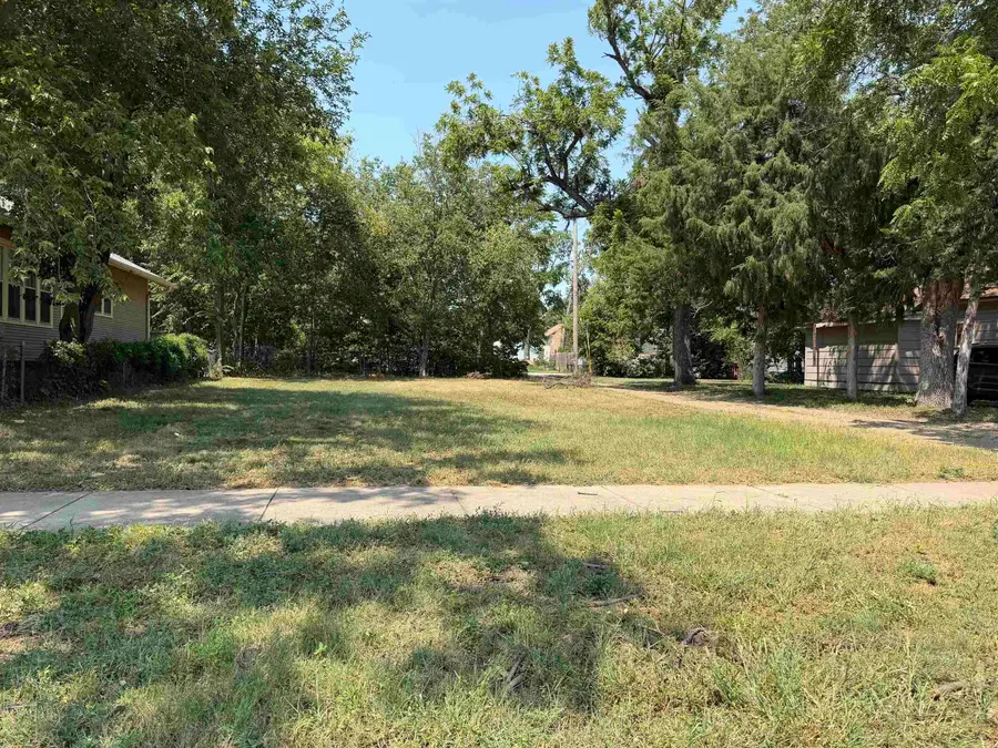 234 S Phillips Ave, Salina, KS 67401 - #2