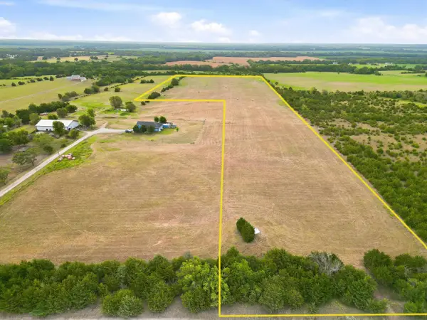 000 51st Road, Douglass, KS 67039