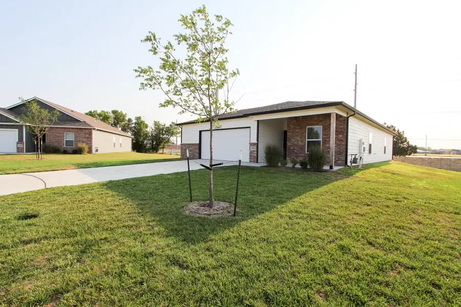 1608 Casey, Newton, KS 67114 - #2