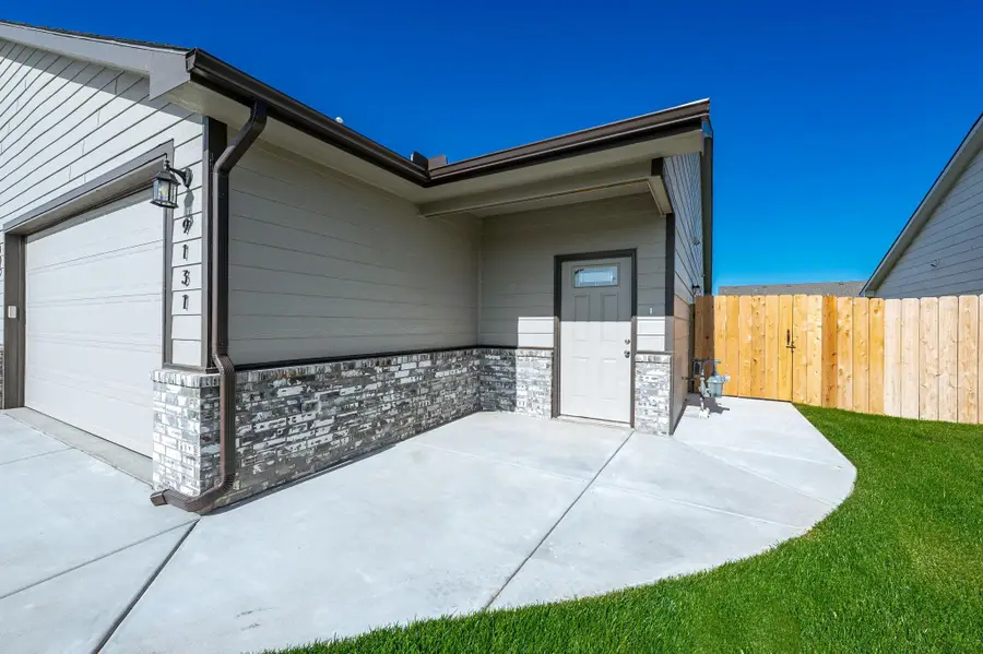 9131 / 9133 E Chris Ct, Bel Aire, KS 67226 - #2