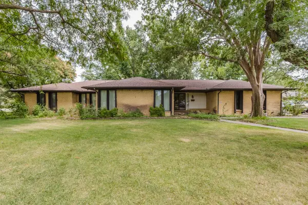2243 W Bella Vista, Wichita, KS 67203