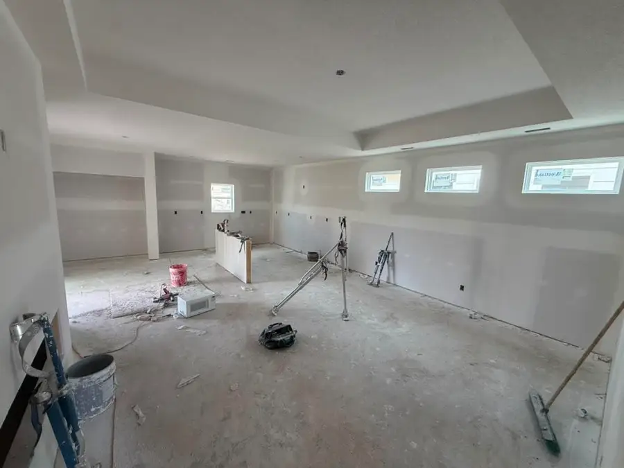 8992 E Joshua St, Bel Aire, KS 67226 - #2