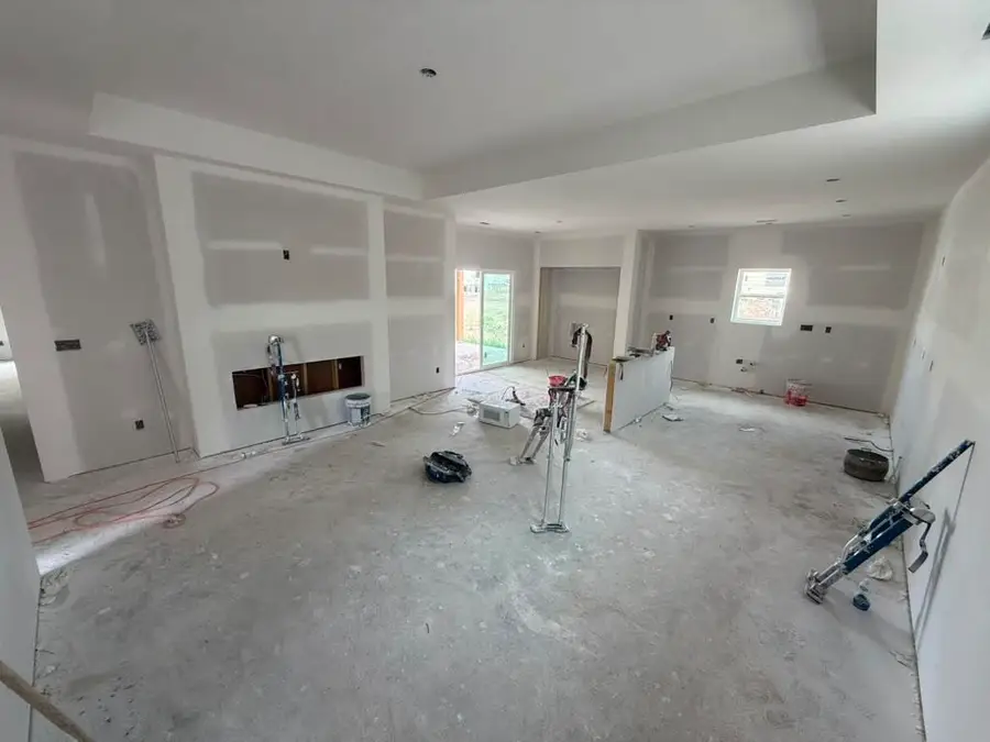 8992 E Joshua St, Bel Aire, KS 67226 - #3