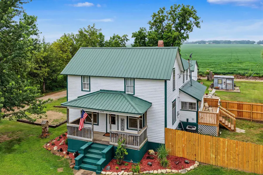 724 N Melbert Ave, Gypsum, KS 67448 - #3
