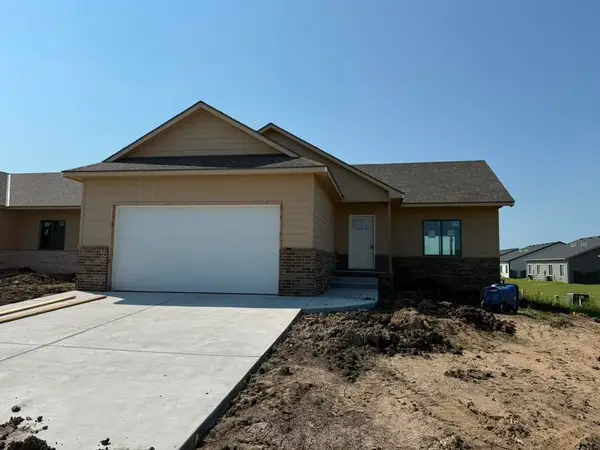 8955 E Joshua St, Bel Aire, KS 67226