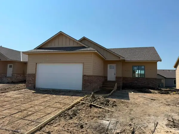 8967 E Joshua St, Bel Aire, KS 67226