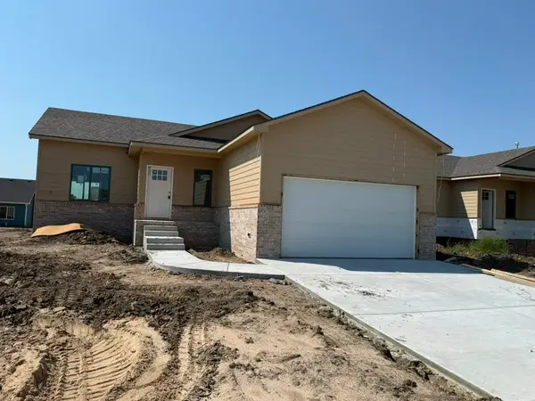 8991 N Joshua Dr, Bel Aire, KS 67226