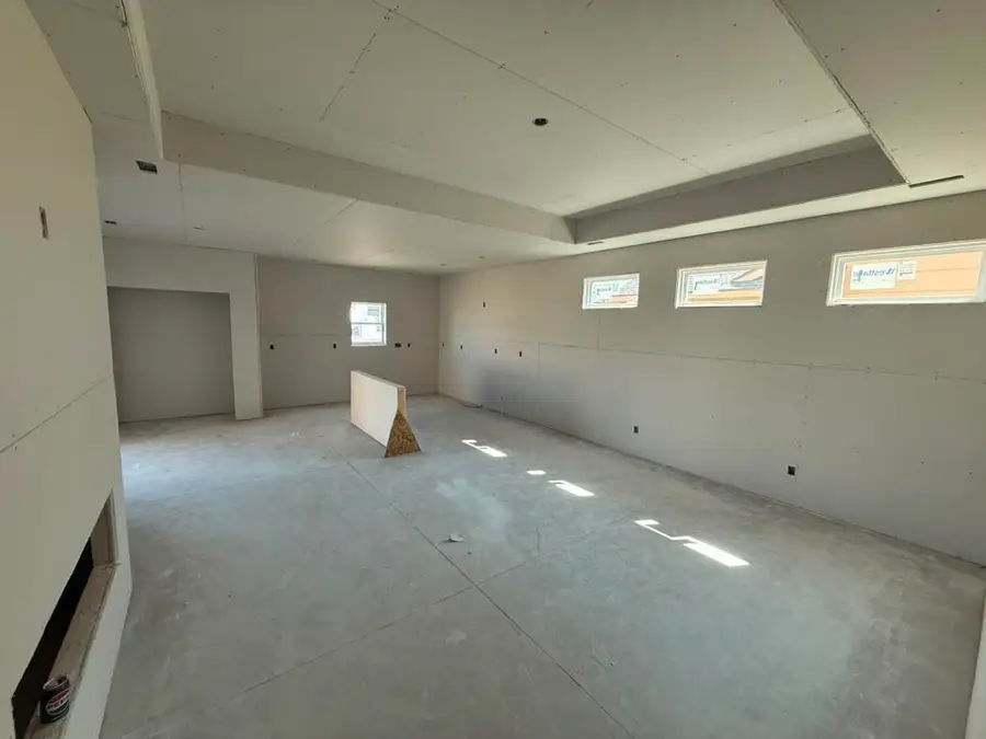 8968 E Joshua St, Bel Aire, KS 67226 - #2