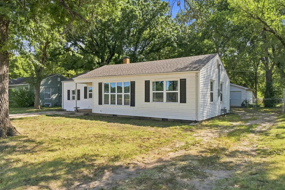 3016 N Charles Ave, Wichita, KS 67204 - #1