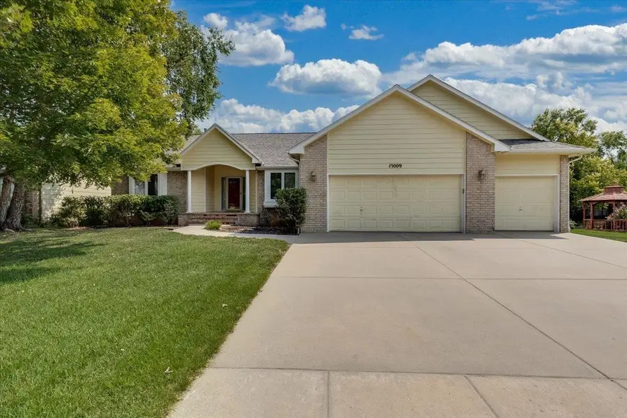 10009 W Britton St, Wichita, KS 67205 - #2