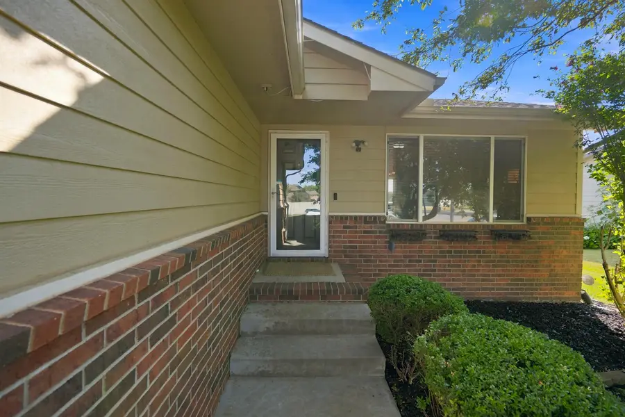 1026 N Aksarben, Wichita, KS 67235 - #3
