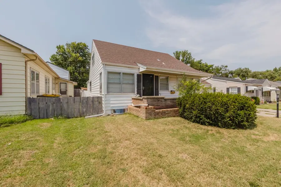 305 Lawrence St., Pratt, KS 67124 - #2