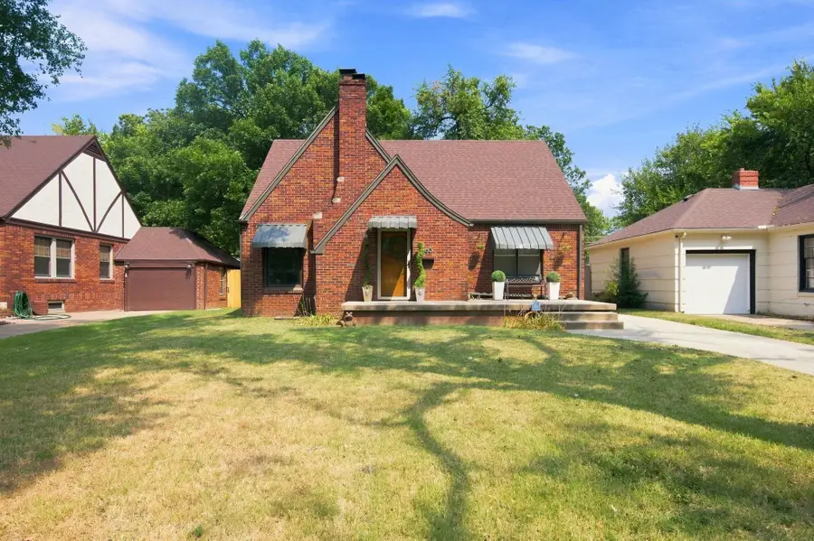 260 S Minneapolis Ave, Wichita, KS 67211 - #2